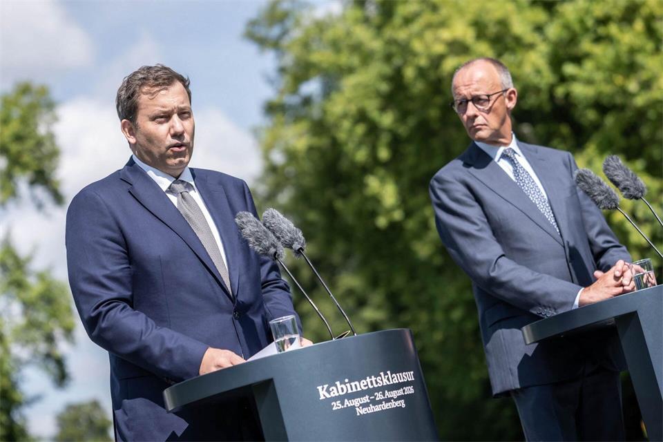 Klingbeil stellt klar, was er in Sachen Zuckersteuer plant - und was nicht.Michael Kappeler/dpa