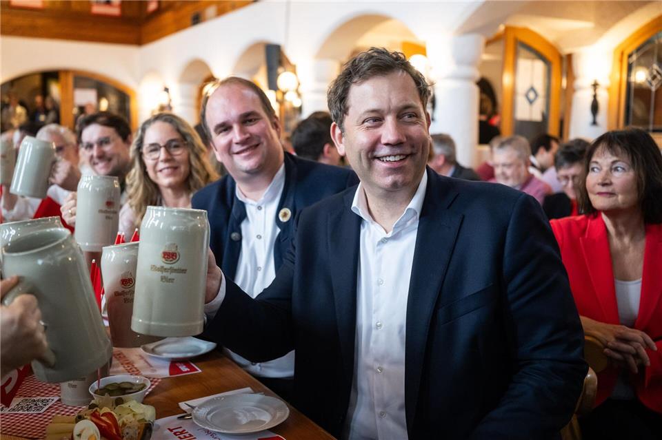 Klingbeil trat in Vilshofen auf.Lukas Barth-Tuttas/dpa