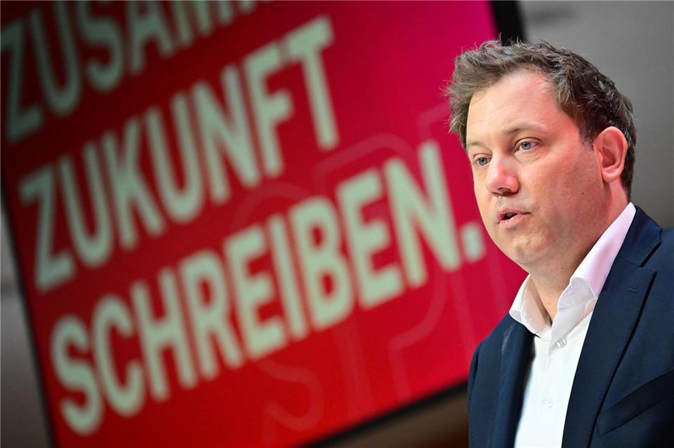 Klingbeil wirbt für einen neuen Kurs in den Beziehungen zu den USA. Sebastian Christoph Gollnow/dpa