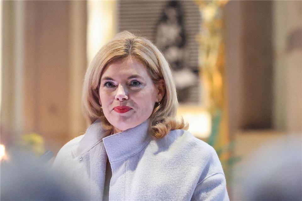 Klöckner hob die gleiche Würde von Frauen und Männern hervor.Ronny Hartmann/dpa-Zentralbild/dpa