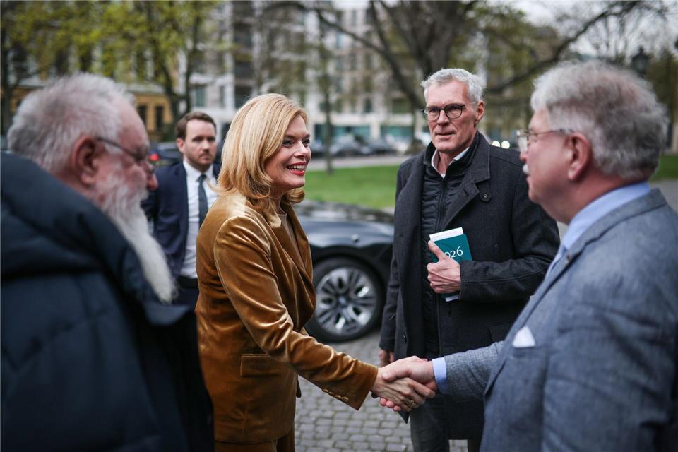 Klöckner warnte vor rauerer Sprache und wachsender Missachtung der Menschenwürde.Ronny Hartmann/dpa-Zentralbild/dpa