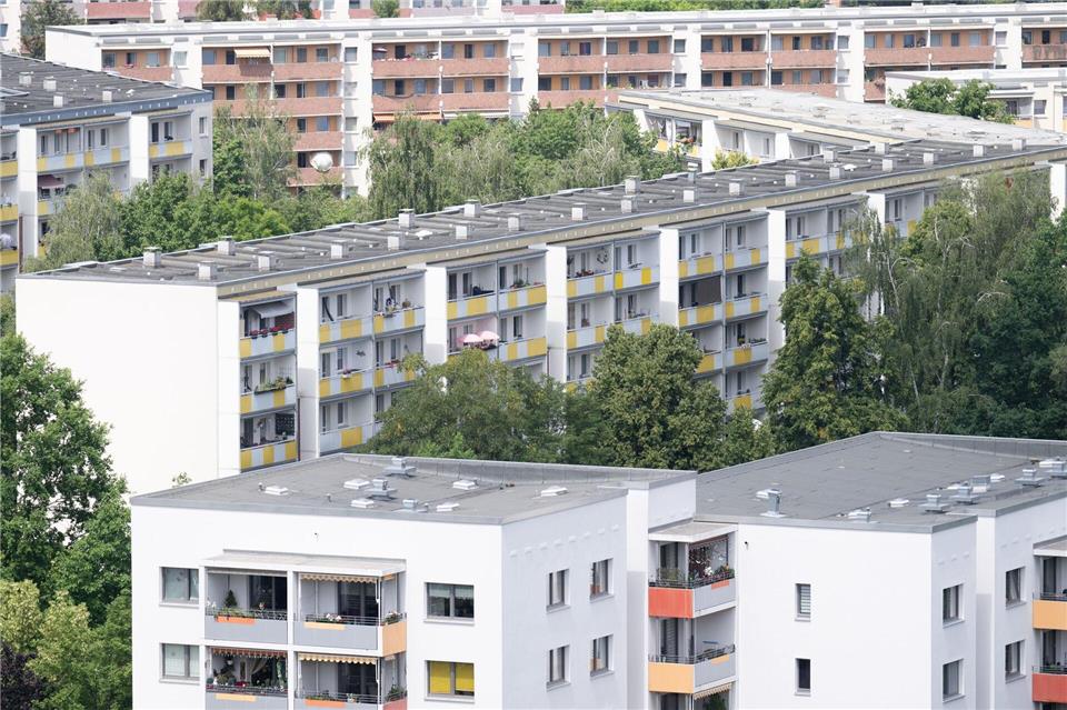 Knapp 100.000 sächsische Haushalte erhielten zum Jahresende 2025 Wohngeld. (Archivbild)Sebastian Kahnert/dpa