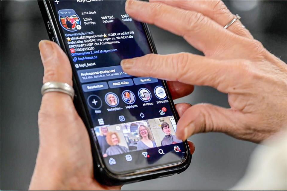 Knapp 149.000 Instagram-Follower feiern ihre oft als wesensverändernd empfundenen Frisuren.Jason Tschepljakow/dpa