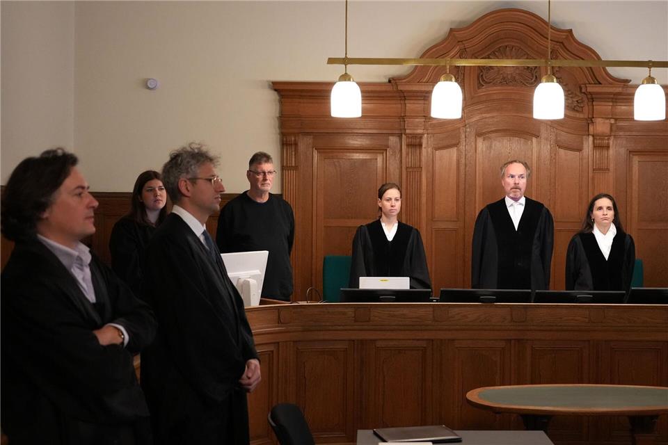 Knapp drei Monate nach einer Verurteilung wegen Vergewaltigung einer Abiturientin wird gegen einen 38-Jährigen in einem zweiten Prozess wegen weiterer Vergewaltigungsvorwürfe verhandelt.Soeren Stache/dpa