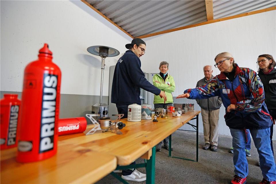 Kochen ohne Strom ist nicht komfortabel - aber möglich. (Archivfoto)Uwe Lein/dpa