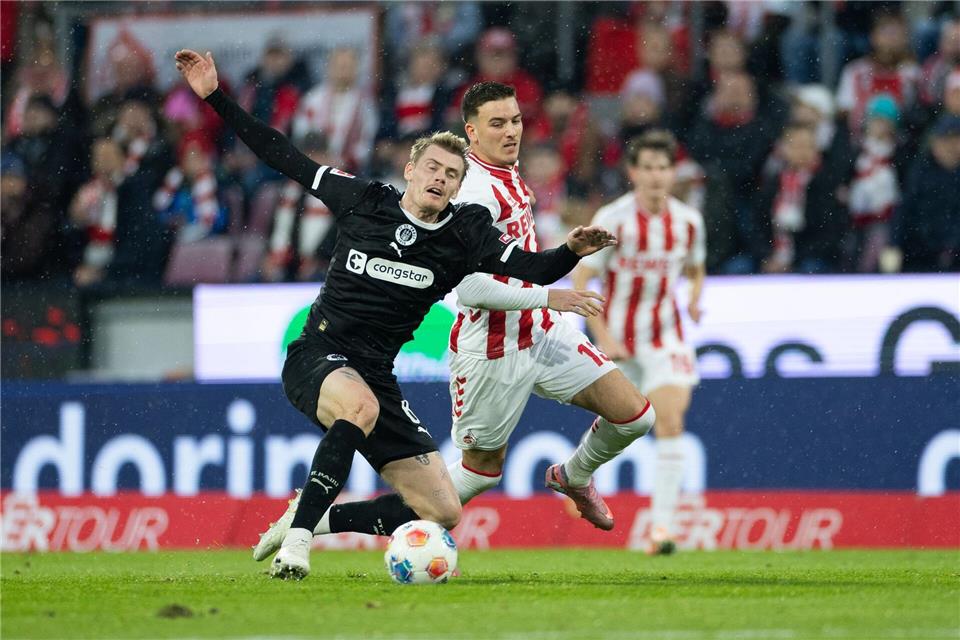 Kölns Said El Mala (r) hatte die erste gute Chance der Partie. Rolf Vennenbernd/dpa