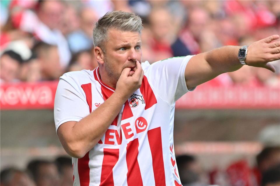 Kölns Trainer Lukas Kwasniok will auch beim ersten Heimspiel im Trikot coachen. Torsten Silz/dpa