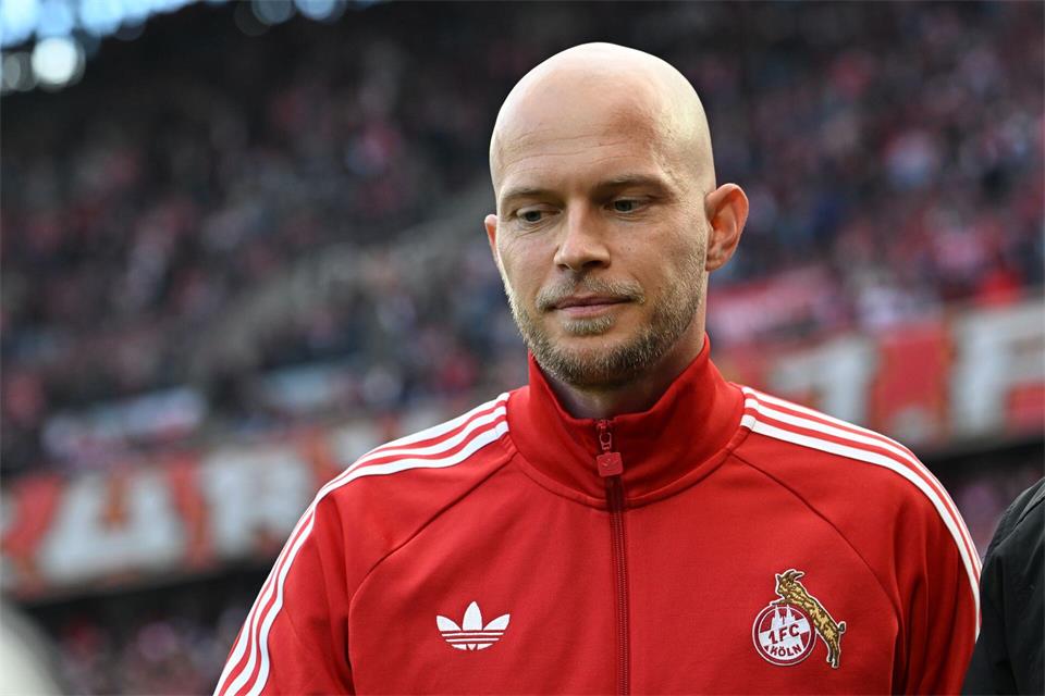 Kölns Trainer René Wagner muss beim Auswärtsspiel in Frankfurt fünf Spieler ersetzen. (Archivbild)Federico Gambarini/dpa