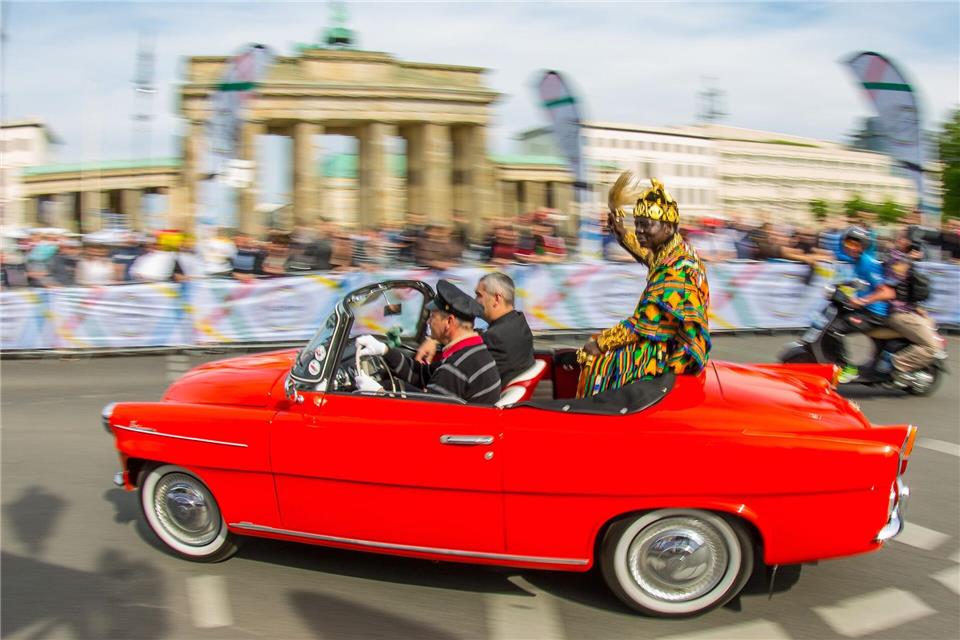 König Bansah ist auch Gast bei Events - wie hier 2014 in Berlin. (Archivbild)picture alliance / dpa