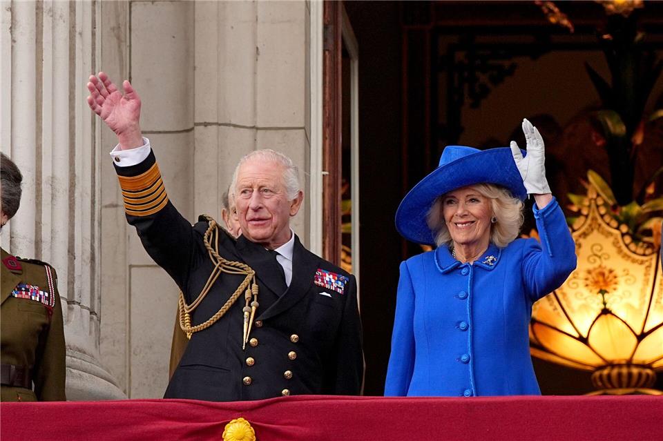 König Charles und Königin Camilla laden zum Weihnachtsfest. (Archivbild)Aaron Chown/PA Wire/dpa