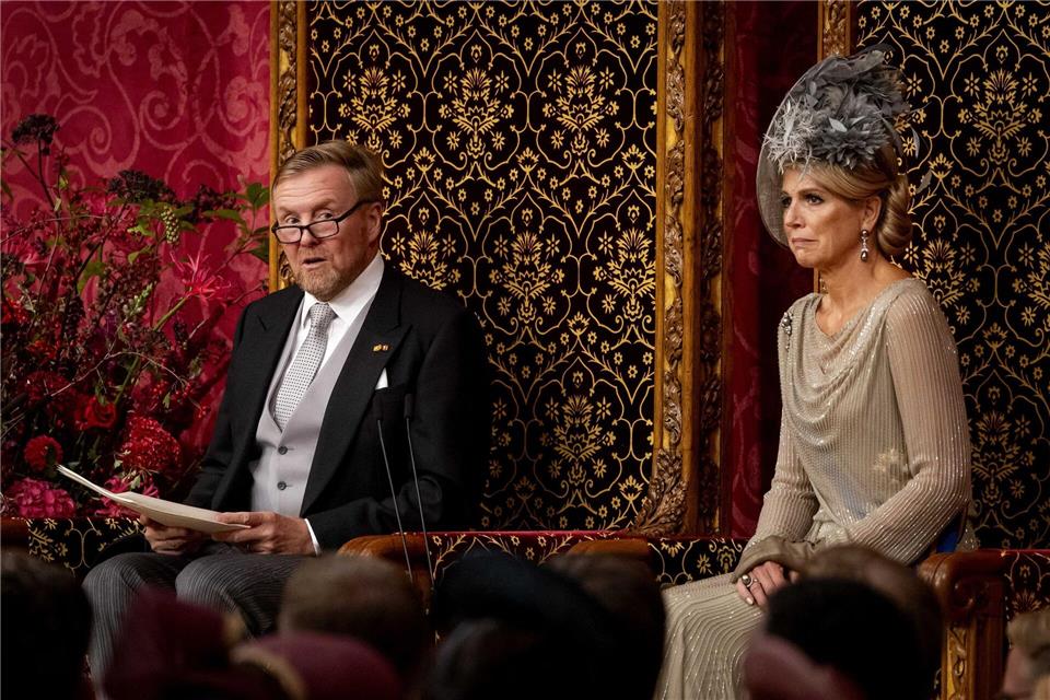 König Willem-Alexander verliest mit Königin Maxima an seiner Seite die Thronrede.Remko De Waal/ANP/dpa