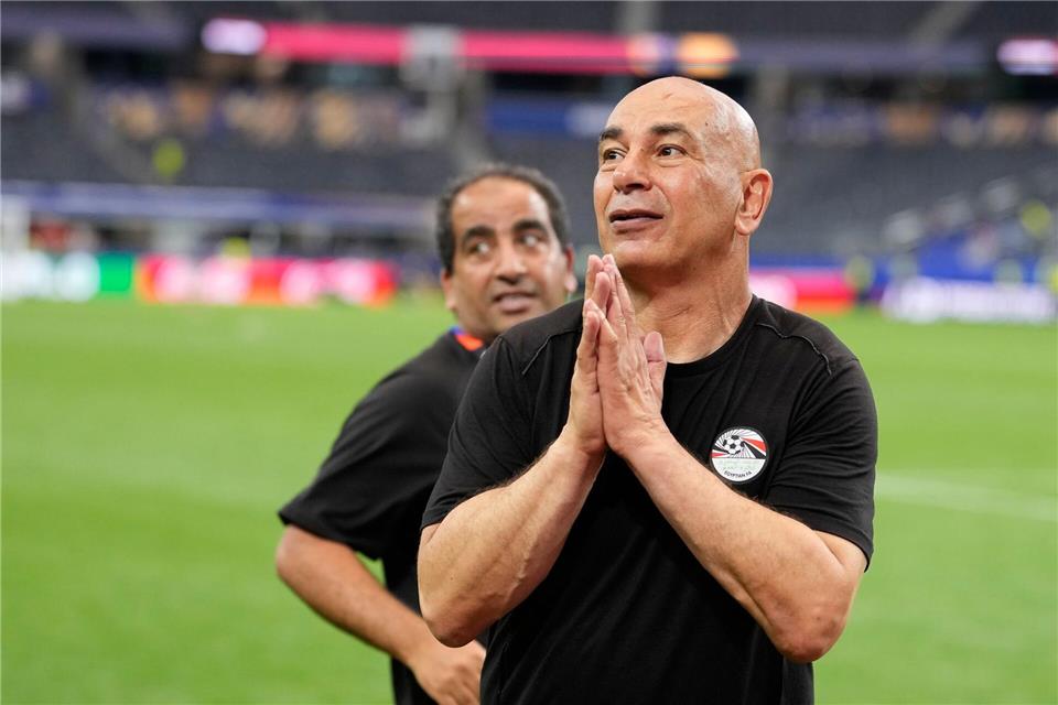 Könnte Ärger mit der FIFA bekommen: Ägyptens Trainer Hossam Hassan. Tony Gutierrez/AP/dpa