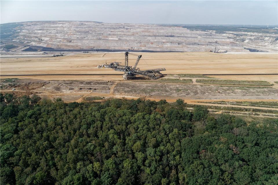 Kohlebagger im Tagebau Hambach besetzt. (Archivbild)Henning Kaiser/dpa