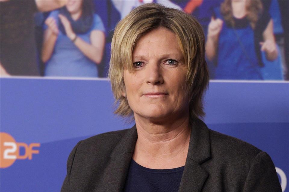 Kommentiert regelmäßig Fußballspiele im ZDF: Claudia Neumann. (Archivbild)Rainer Jensen/dpa