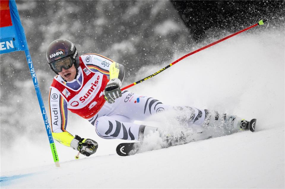 Kommt als Nachrücker doch noch zu Olympia: Skirennfahrer Anton Grammel. (Archivbild)Anthony Anex/KEYSTONE/dpa