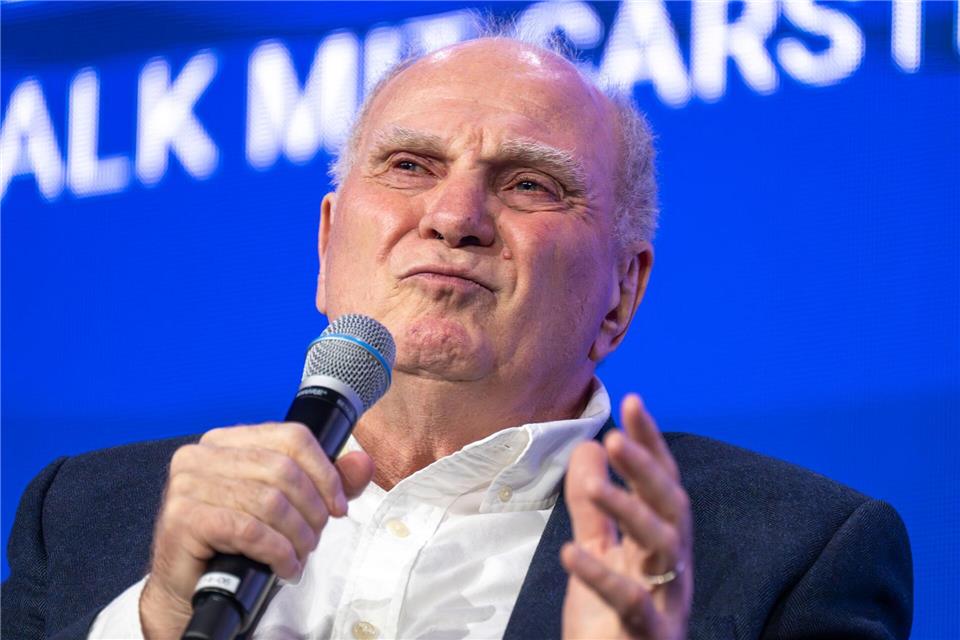 Kommt nicht mit Lothar Matthäus klar: Bayern-Patron Uli Hoeneß. (Archivbild)Peter Kneffel/dpa