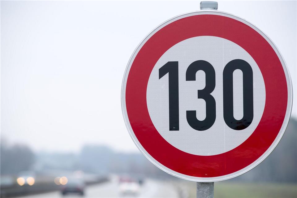 Kommt nun doch ein Tempolimit? (Illustration)Jens Büttner/dpa-Zentralbild/dpa