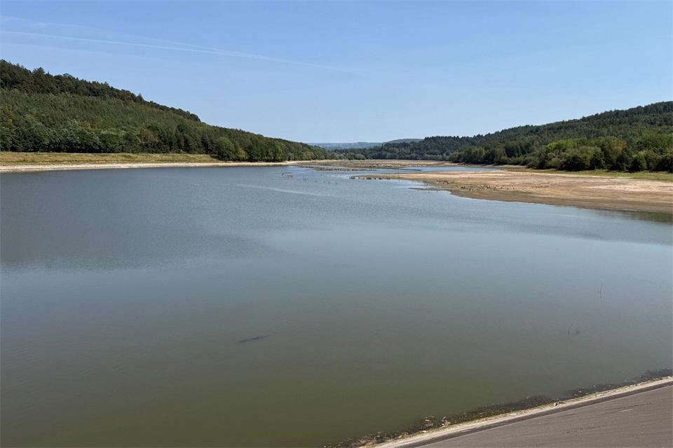 Kommt von hier künftig Trinkwasser für die Menschen in Frankfurt, Hanau und im Main-Kinzig-Kreis? Die Pläne nehmen Gestalt an.Michael Bauer/dpa