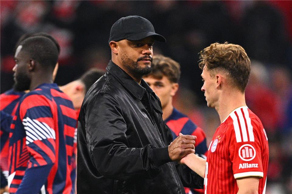 Kompany tröstete seine Profis.Tom Weller/dpa
