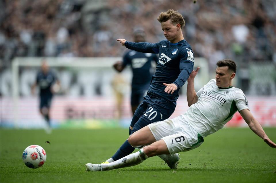 Konnte sich bei der TSG 1899 Hoffenheim nicht durchsetzen: Cole Campbell (l). (Archivbild)Fabian Strauch/dpa