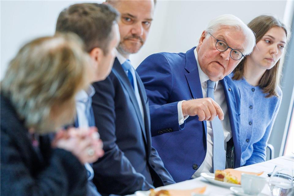 Kontroverse Themen und Standpunkte wurden am Kaffeetisch angesprochen. Jens Büttner/dpa