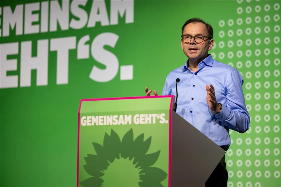 Konzentration auf das Wesentliche: Mathias Wagner, Chef der Grünen-Fraktion in Hessen, setzt sich zugunsten der Wirtschaft für Bürokratieabbau ein. (Archivbild)Christian Lademann/dpa