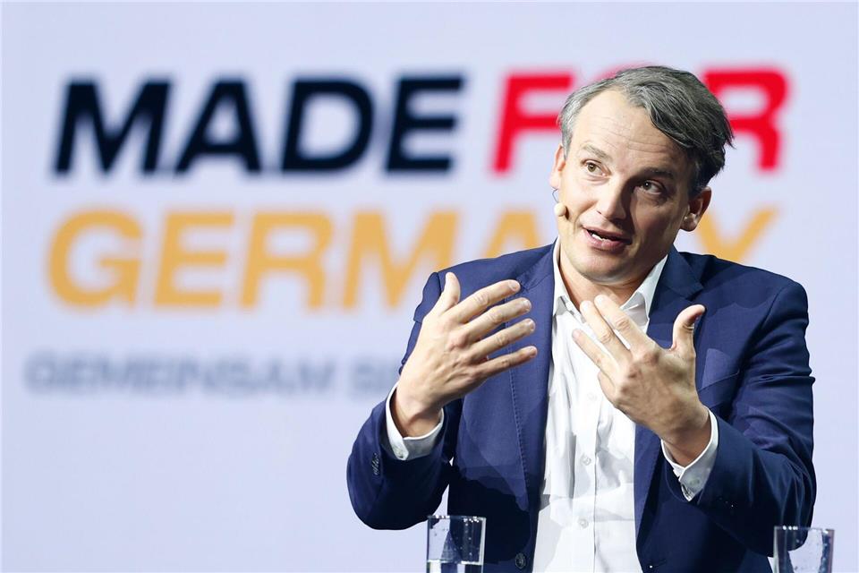 Konzernchef Christian Klein nannte als besonderen Erfolgstreiber die Dynamik rund um Künstliche Intelligenz bei den Unternehmenskunden. (Archivbild)Moritz Frankenberg/dpa
