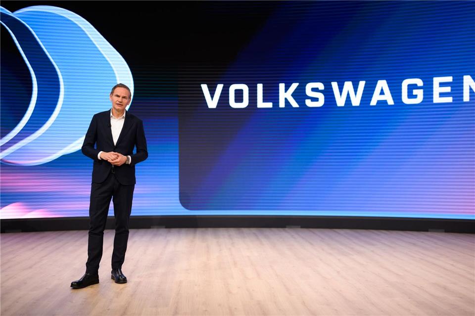 Konzernchef Oliver Blume will bis Ende des Jahres für VW ein neues Zukunftsbild 2030 vorlegen.Julian Stratenschulte/dpa