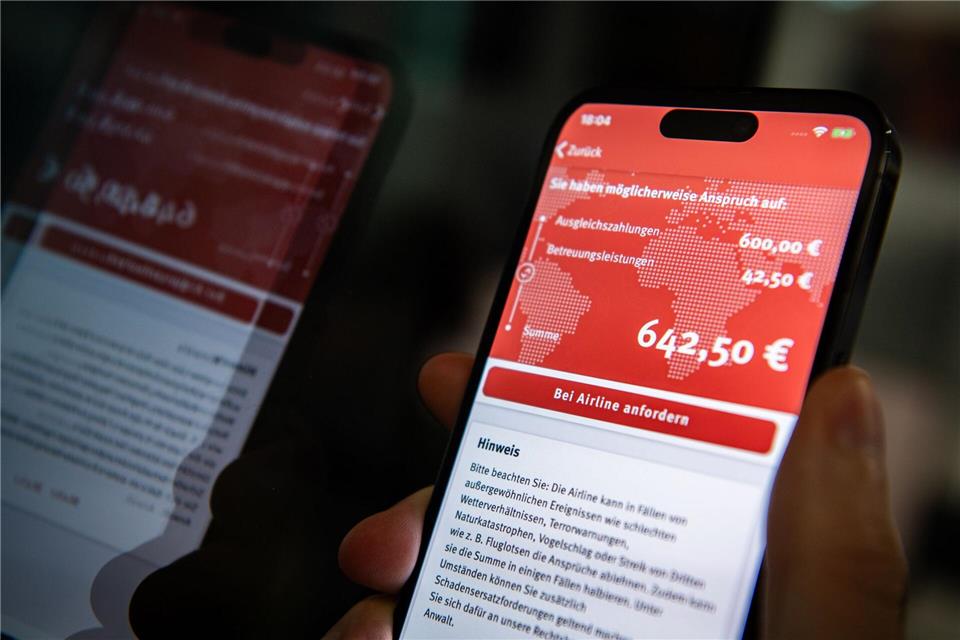 Kostenlose Unterstützung: Die Verbraucherzentrale NRW hilft und unterstützt Reisende mit ihrer Flugärger-App.Zacharie Scheurer/dpa-tmn