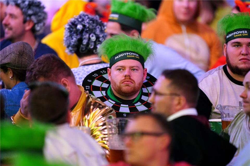 Kostümierte Fans sind im Alexandra Palace Standard.Zac Goodwin/PA Wire/dpa