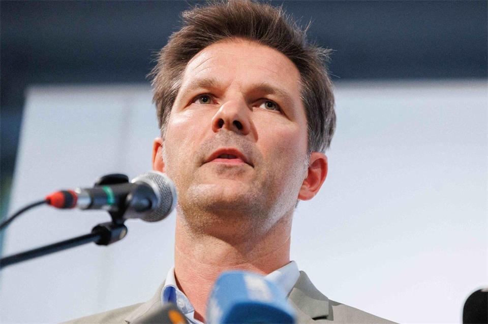 Krach will weiter Wahlkampf machen. Carsten Koall/dpa