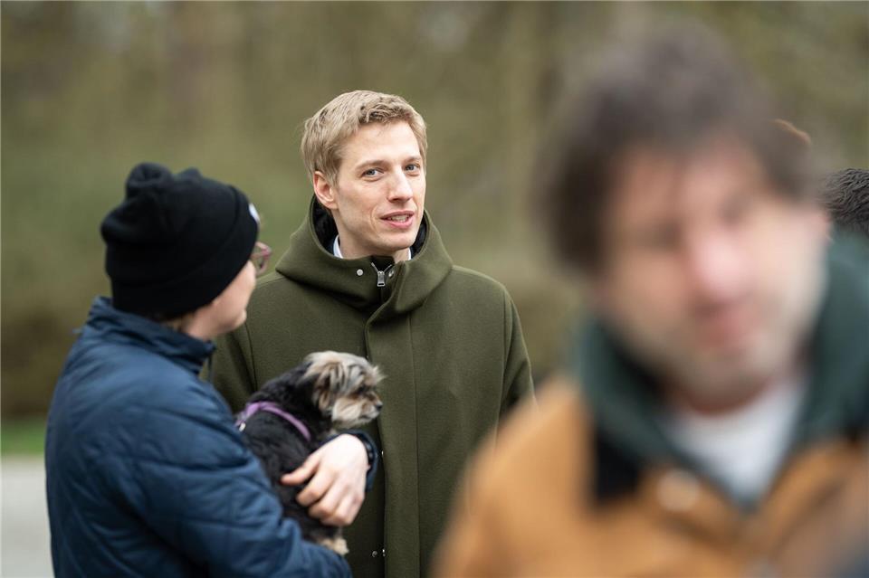 Krause auf Wahlkampftour in Schwabing. Lukas Barth-Tuttas/dpa