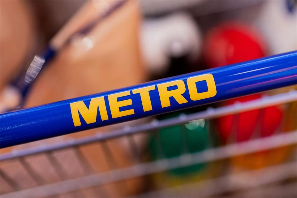 Kremlchef Wladimir Putin hat das Russland-Geschäft der Metro AG unter Zwangsverwaltung gestellt. (Symbolbild)Rolf Vennenbernd/dpa