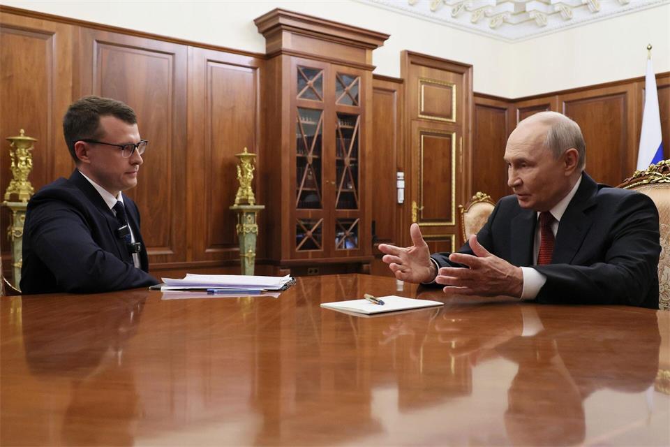 Kremlchef Wladimir Putin hat der Ukraine mit harten Antworten gedroht auf die jüngsten Drohenangriffe auf russische Ziele.Mikhail Metzel/Pool Sputnik Kremlin via AP/dpa