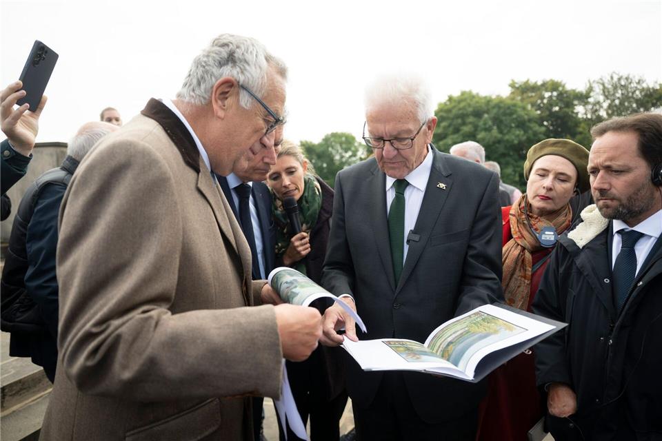 Was Winfried Kretschmann auf den „Menschenfresserberg“ führt Kretschmann pocht auf eine enge Verständigung mit den Nachbarn und Freunden aus Frankreich.Marijan Murat/dpa