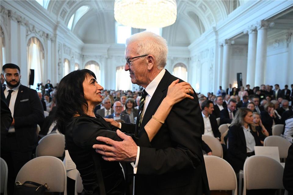 Kretschmann wird im feierlichen Rahmen verabschiedet.Marijan Murat/dpa