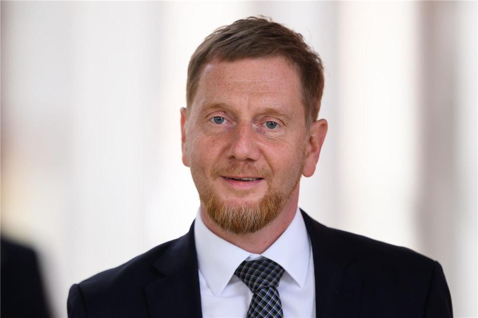 Kretschmer verteidigt die Aussage von Bundeskanzler Friedrich Merz bezüglich der „Probleme im Stadtbild“. (Archivbild)Robert Michael/dpa