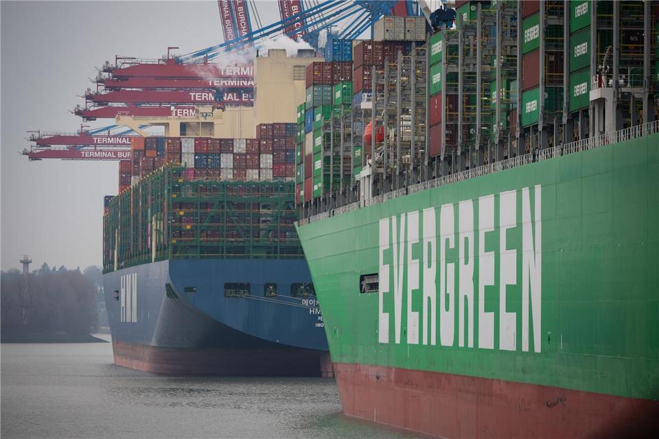 Krieg im Nahen Osten gefährdet wichtige Schifffahrtsrouten im Welthandel.Christian Charisius/dpa