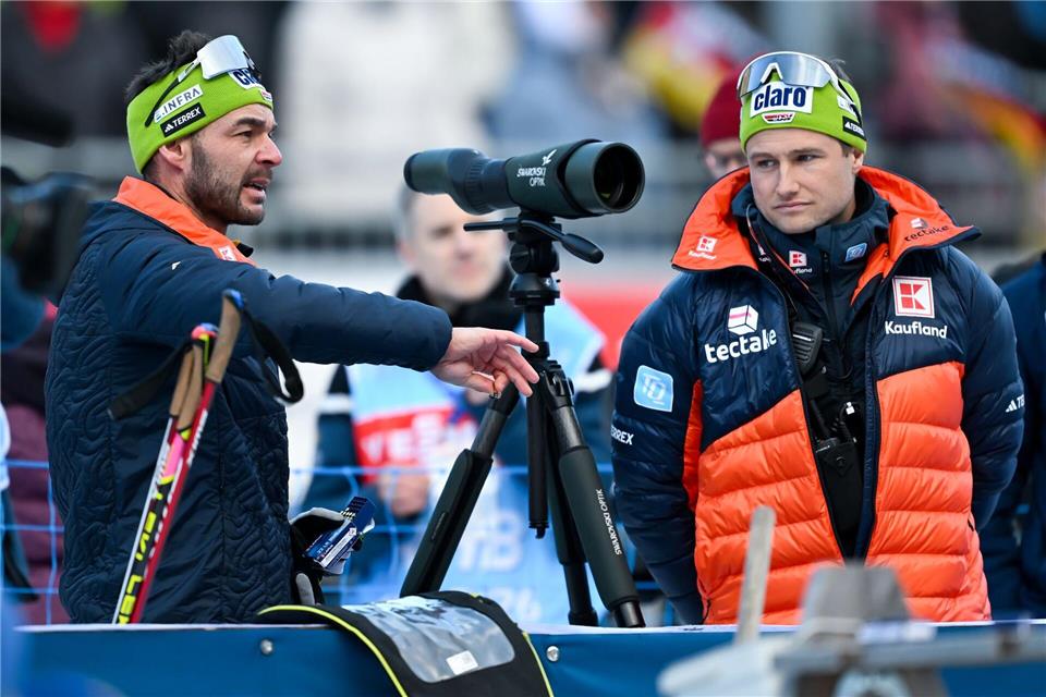 Kristian Mehringer (links) und Sverre Olsbu Röiseland verlassen das deutsche Team. (Archivbild)Sven Hoppe/dpa