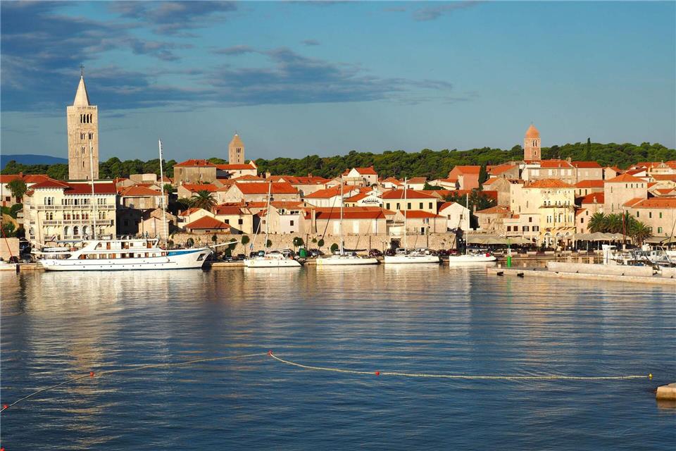 Kroatien ist für Deutsche ein besonders günstiges Reiseziel. (Archivbild)Andreas Drouve/dpa-tmn