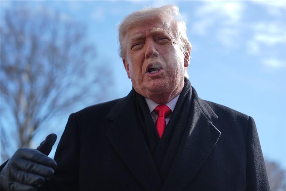 Kuba steht nach seinen Worten kurz vor dem Zusammenbruch - US-Präsident Donald Trump. Evan Vucci/AP/dpa