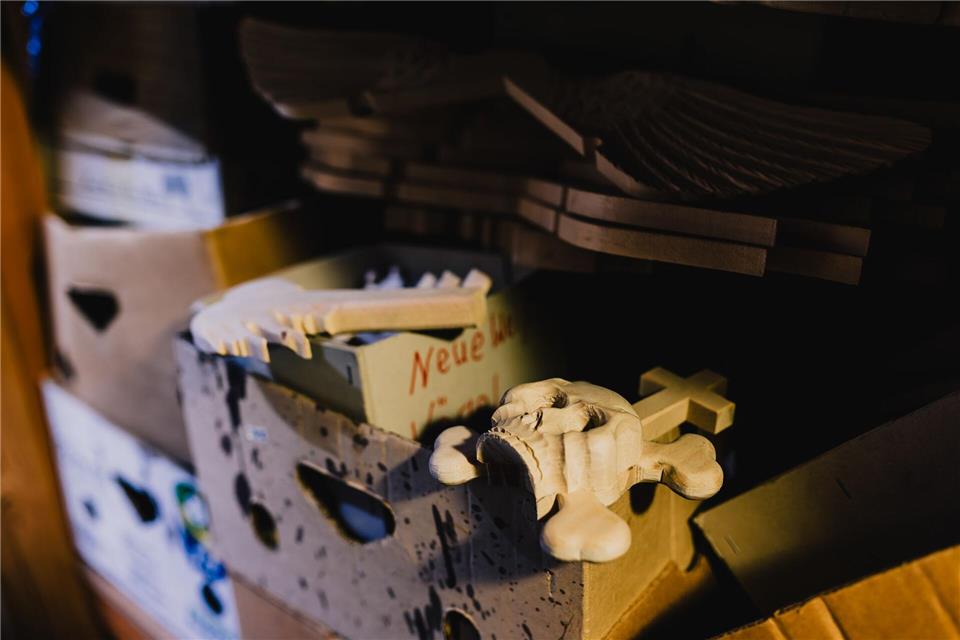 175 Jahre Kuckucksuhr - Schwarzwald-Ikone vor Wandel Kuckucksuhren sind sehr detailreich. Philipp von Ditfurth/dpa