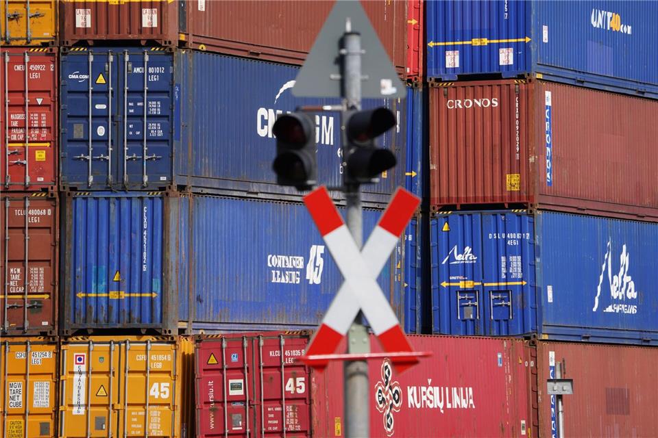 Kühne+Nagel: Stellenabbau und Senkung der Gewinnprognose. (Symbolbild)Marcus Brandt/dpa