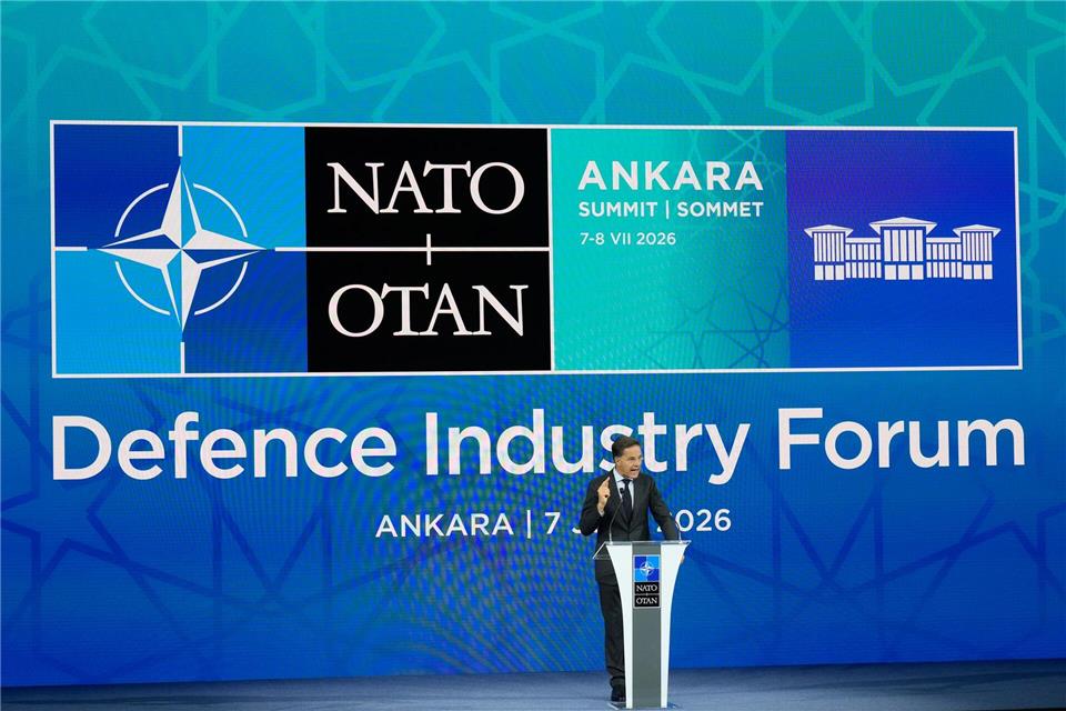 Kündigte den Auftrag für Bombardier und Saab an: Nato-Generalsekretär Mark Rutte.Hussein Malla/AP/dpa