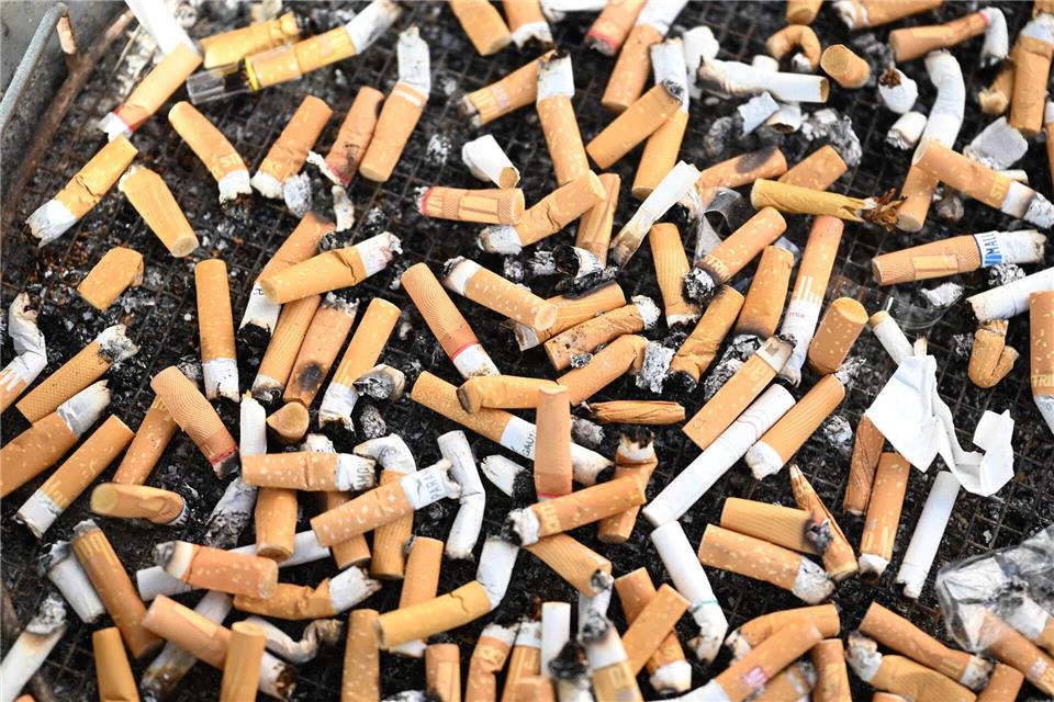 Künftig gelten im Südwesten schärfere Rauchverbote. (Archivbild)Bernd Weißbrod/dpa