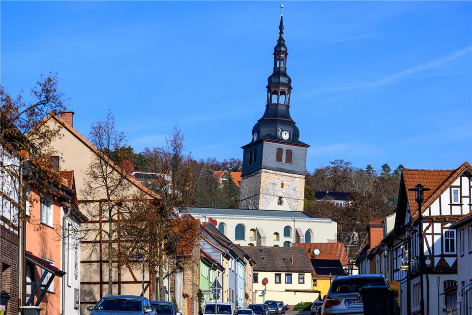 Künftig können den Angaben nach 15 Besucher gleichzeitig im Halbstundentakt den Turm besteigen und auf einem kleinen Skywalk den Panoramablick über die Kurstadt und das Kyffhäusergebirge genießen.Hendrik Schmidt/dpa