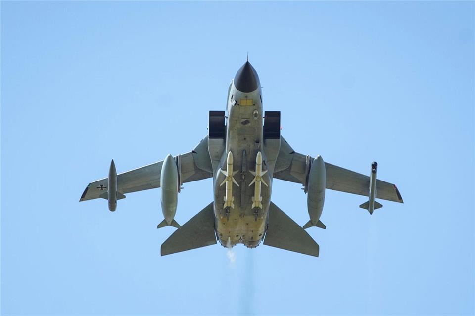 Künftig wieder Tiefflüge über Schleswig-Holstein.Gregor Fischer/dpa