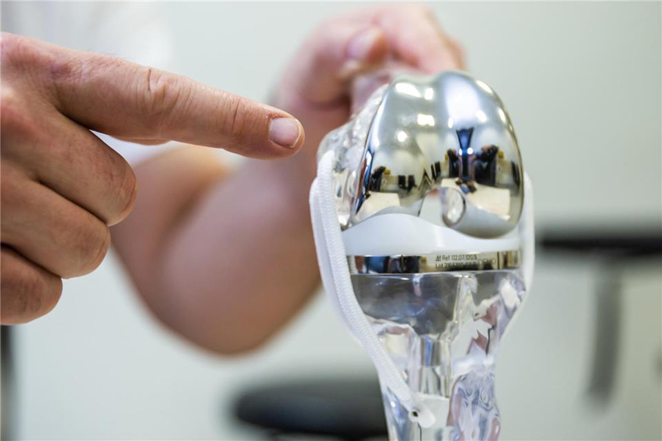 Abendsprechstunde: Der schonende Weg zum neuen Gelenk Künstliche Gelenke sind High-Tech-Produkte im Gesundheitswesen.