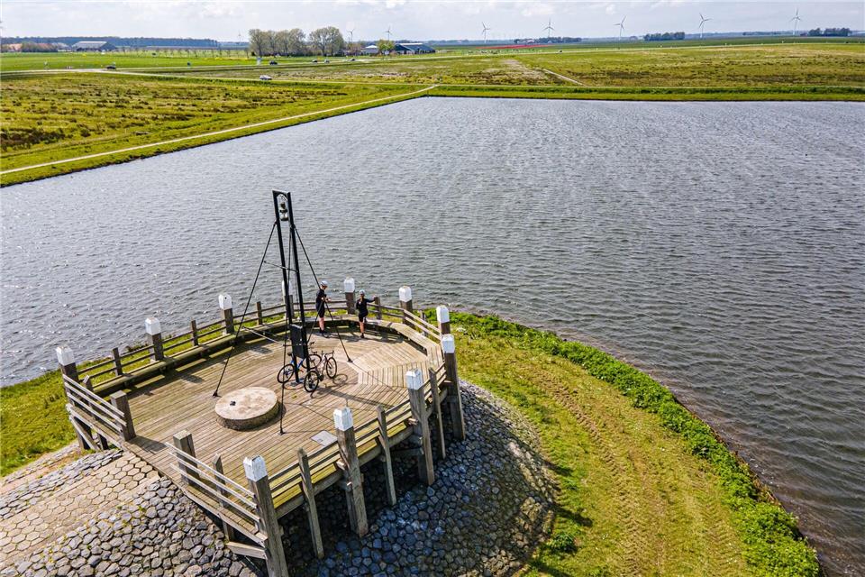 Künstliche Insel, gestautes Wasser: Aussichtspunkt im Flevopolder.Sportservice Flevoland/Visit Flevoland/dpa-tmn