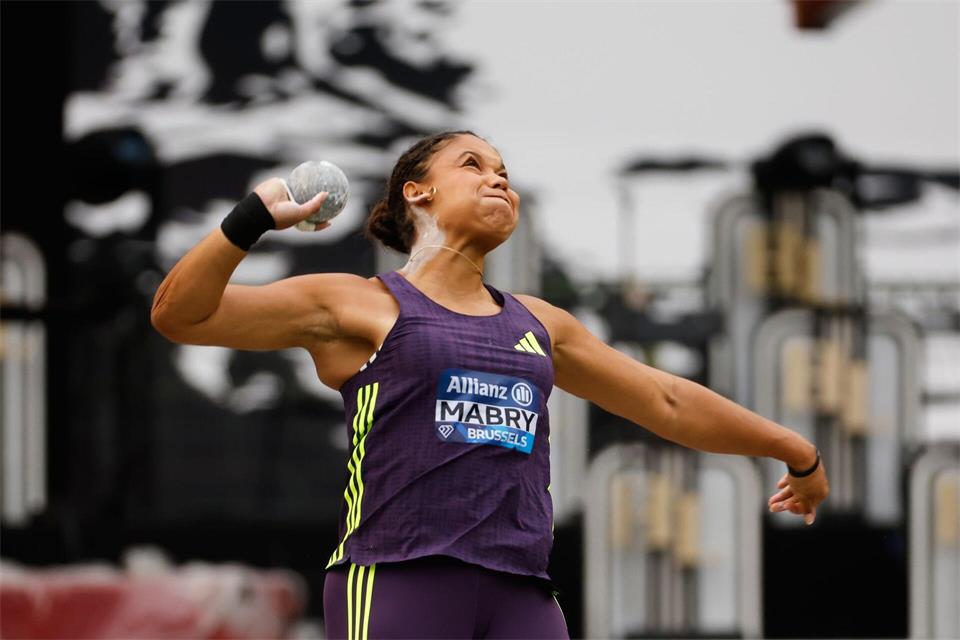 Kugelstoß-Olympiasiegerin Yemisi Mabry musste sich in Brüssel mit dem vierten Platz begnügen.Geert Vanden Wijngaert/AP/dpa